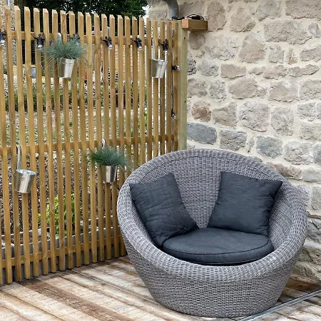 Les Pins Qui Chuchotent