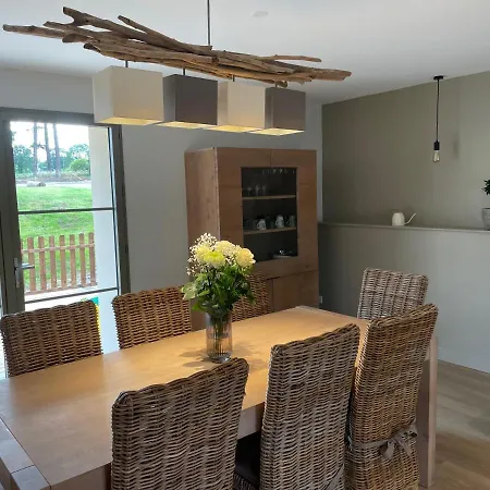 Les Pins Qui Chuchotent