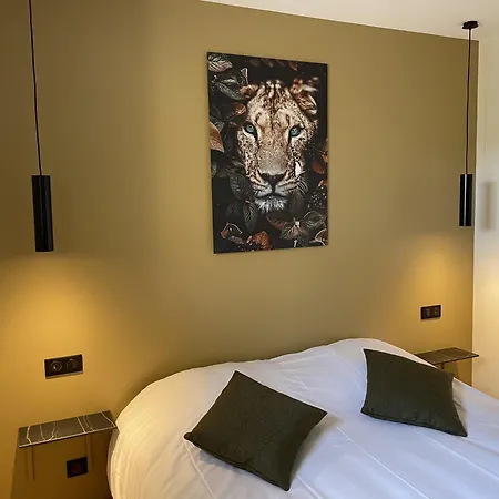 Les Pins Qui Chuchotent